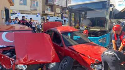 Şoför kalp krizi geçirdi, otobüs 4 aracı biçti!