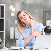 Boyun düzleşmesi neden olur, nasıl geçer?