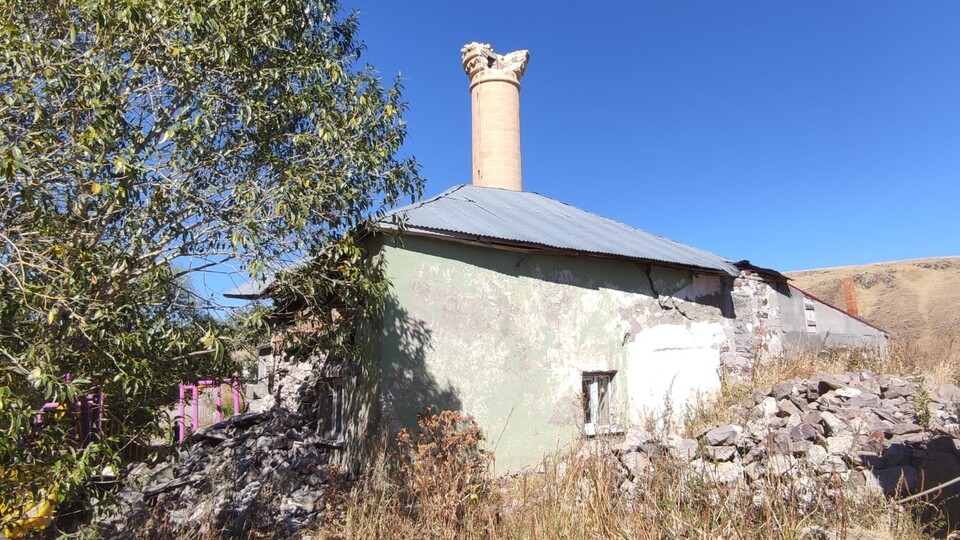 Ardahan'daki depremin izleri ortaya çıktı!
