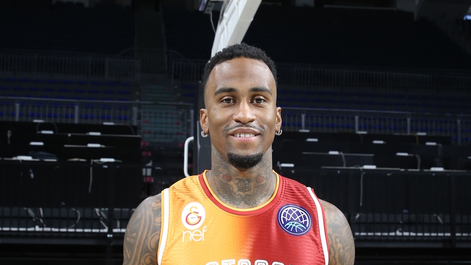 Dee Bost zaman istedi