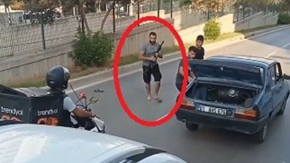 Tartıştığı sürücüye pompalı tüfekle ateş açtı