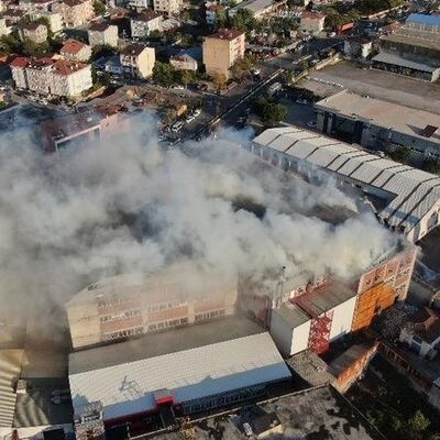 Sultanbeyli'de yangın