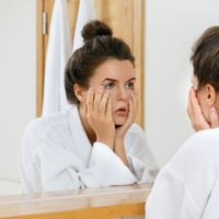 Göz altı yağ bezeleri neden olur, nasıl geçer?