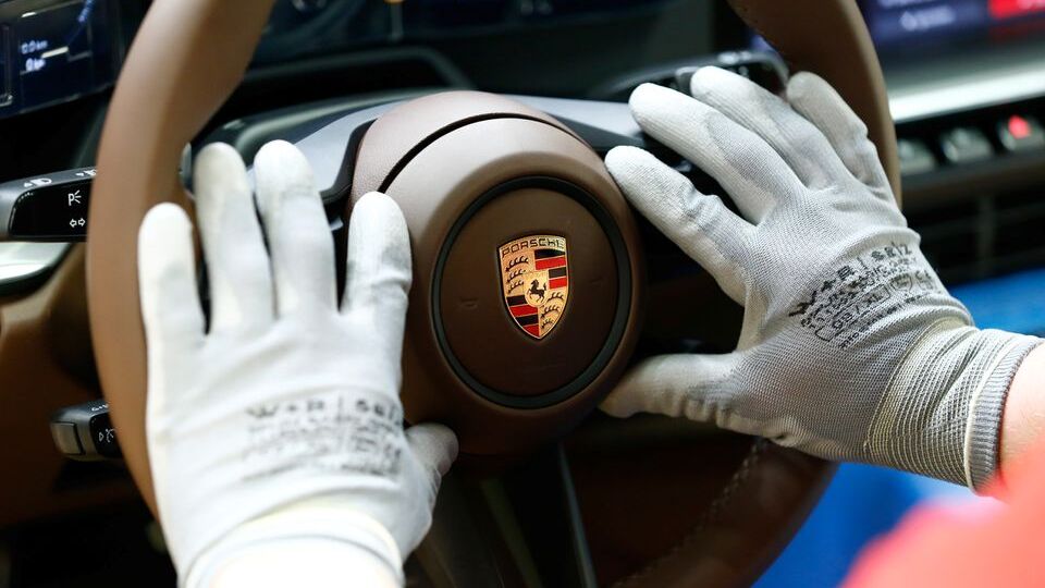 Porsche halka açıldı!