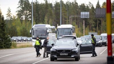 Finlandiya Ruslara kapılarını kapattı!