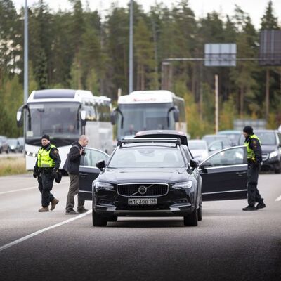 Finlandiya Ruslara kapılarını kapattı!