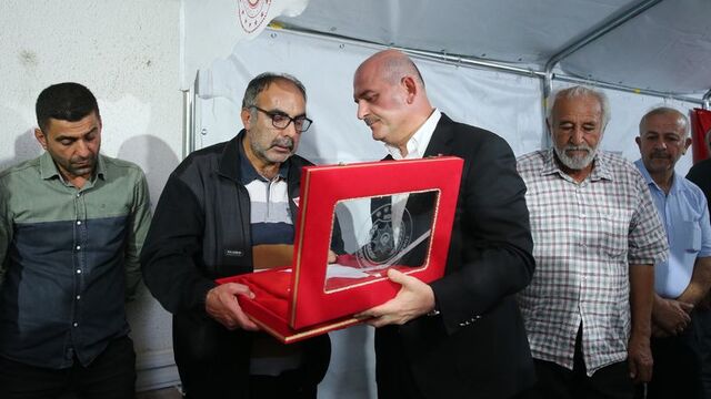 Bakan Soylu'dan şehit Çalışgan'ın ailesine taziye ziyareti