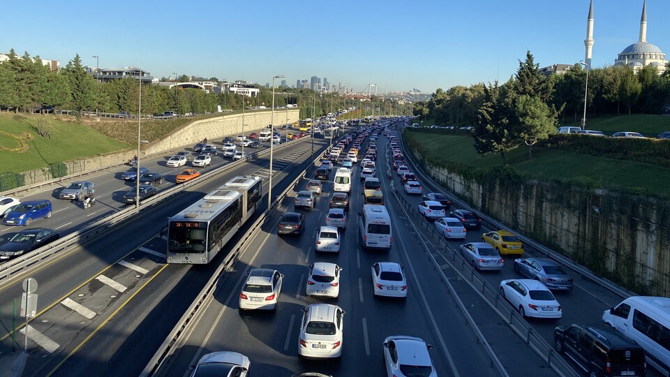 İstanbul'da sabah saatlerinde trafik felç oldu!