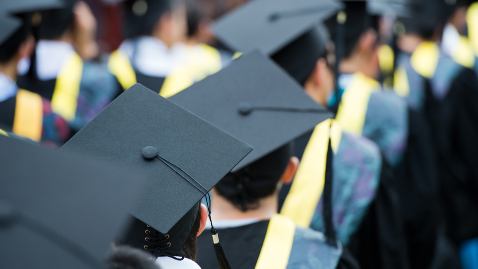 Mezunları iş bulamayan İngiliz üniversitelerinde ceza riski