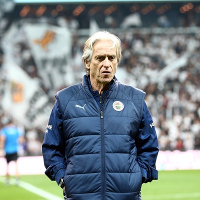 Kulübeye hapsolan yıldızlar!