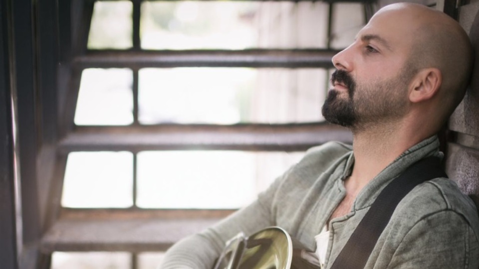 Bir albüm çıkarmıştı