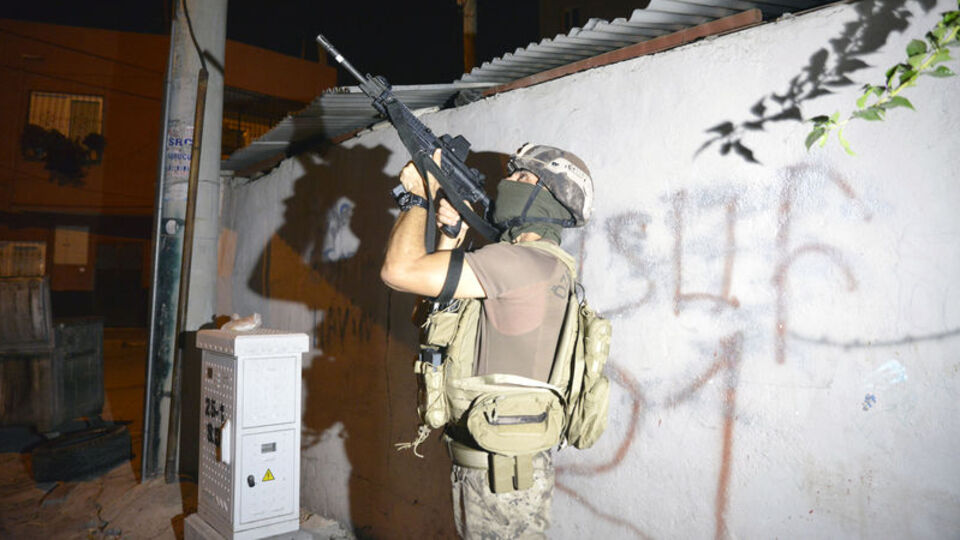 Mersin'de terör soruşturmasında gözaltına alınan 27 şüpheli serbest bırakıldı