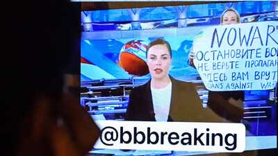 Savaş karşıtı protesto düzenlemişti: Ev hapsinden kaçtı