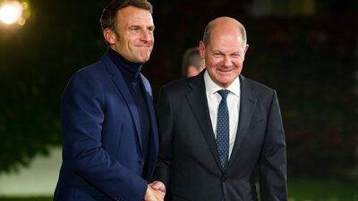 Fransa'daki akıma Macron da katıldı