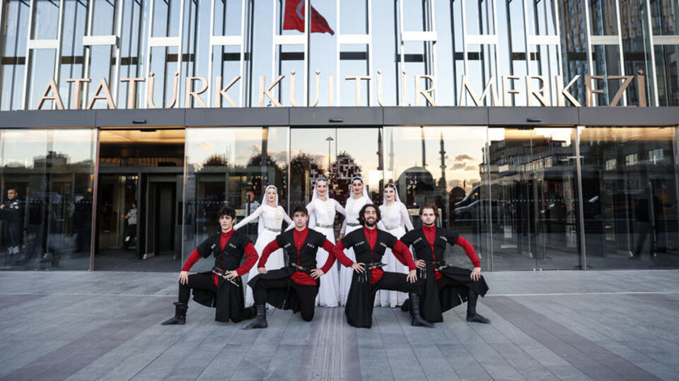 İstanbul 4. Uluslararası Halk Müzikleri Festivali başladı