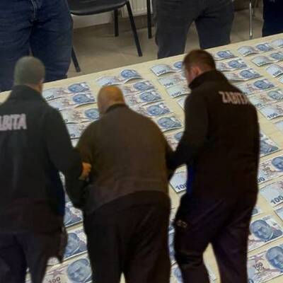 Dilencinin üzerinden çıktı, zabıta şaşırdı