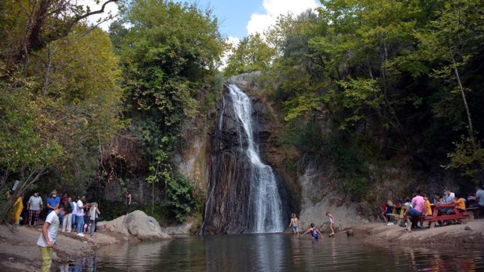Aşıklar Şelalesi ve Mağaraları korunacak!