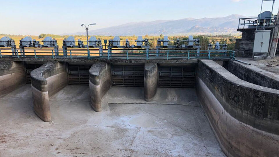 Bir damla su bile yok! Marmara Gölü'nden geriye sadece adı kaldı