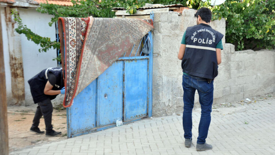 Dayısını ziyarete gitti, başından vuruldu