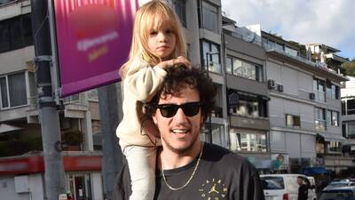 Baba omzunda Bebek turu