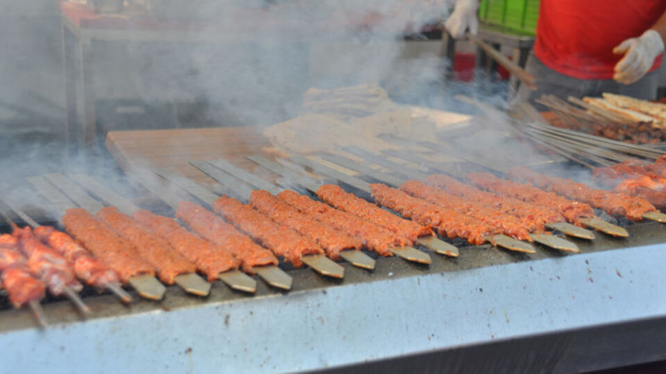Mangal ateşi yakıldı