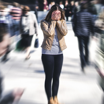 13 soruda panik atak testi! Bu belirtilerden en az 4'ü varsa...