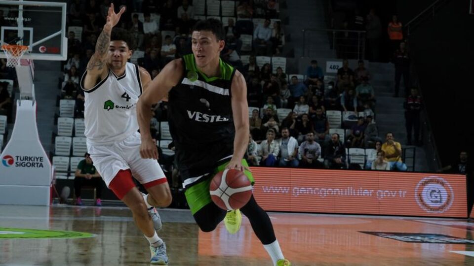 Manisa BŞB, Beşiktaş'ı devirdi