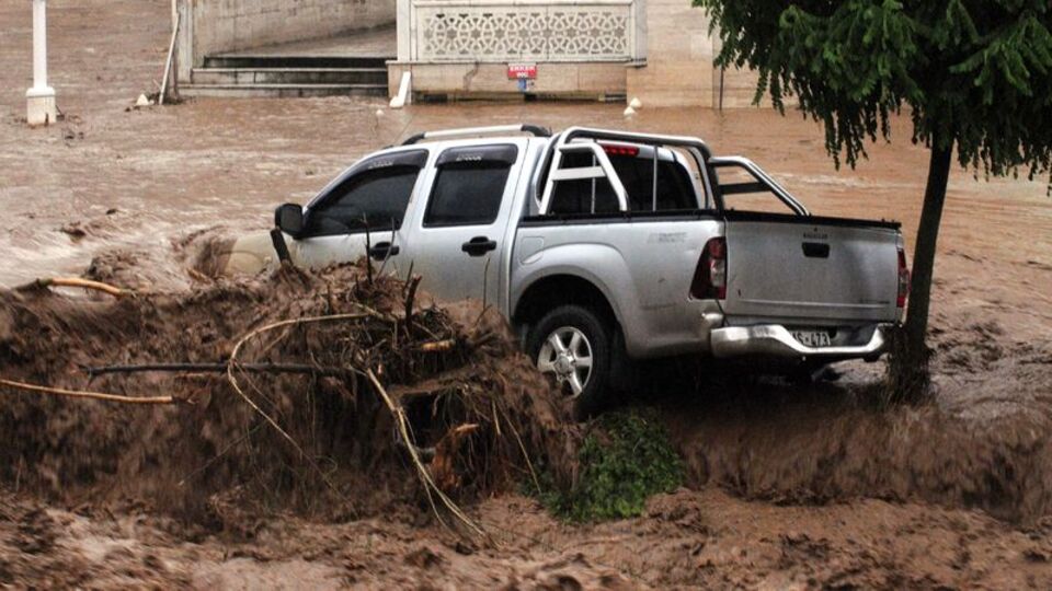 Meteoroloji'den yarın Doğu Karadeniz için sel uyarısı