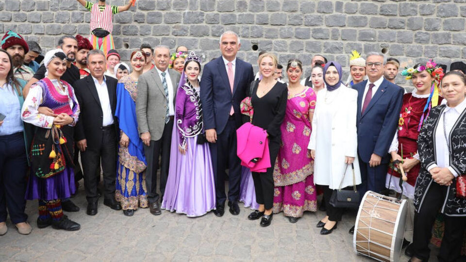 Bakan Ersoy Sur Kültür Yolu Festivali'ni başlattı