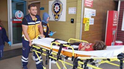 Minik kıza babası traktörle çarptı