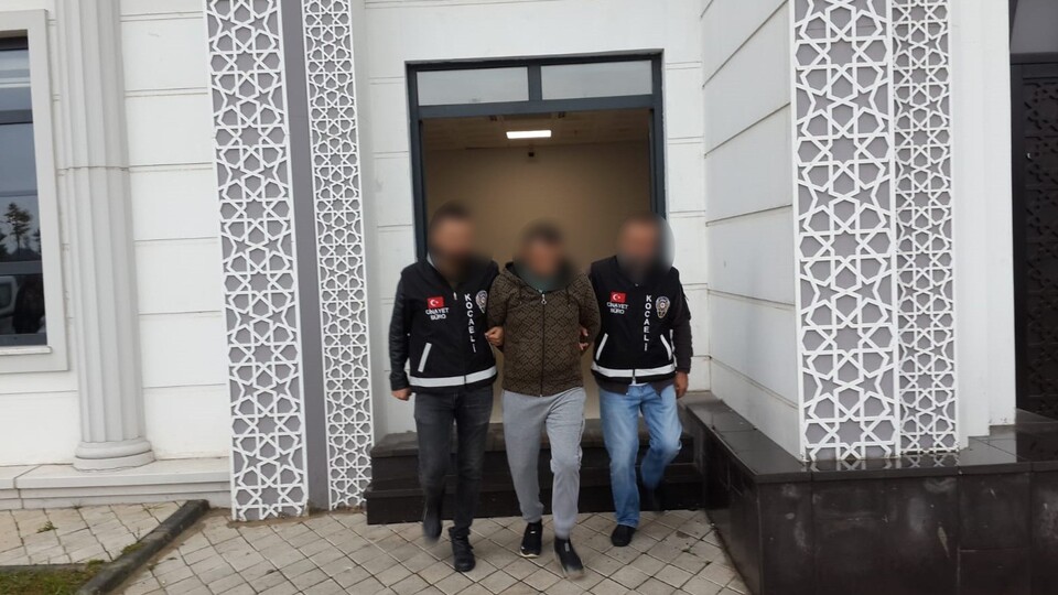 15 yaşındaki Büşra'yı öldürüp evi yaktı!