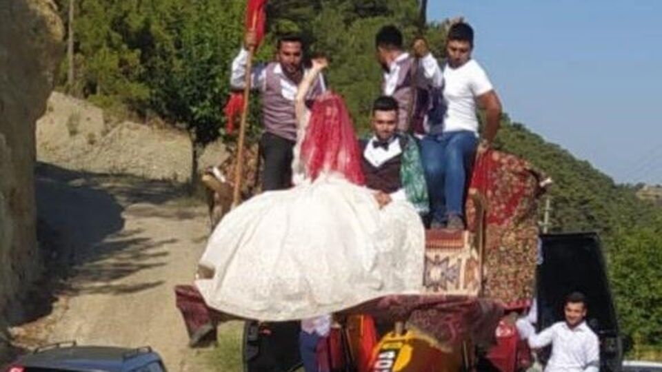 Mutluluk kepçeyle geldi