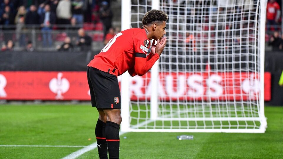 Rennes üç puanı üç golle aldı