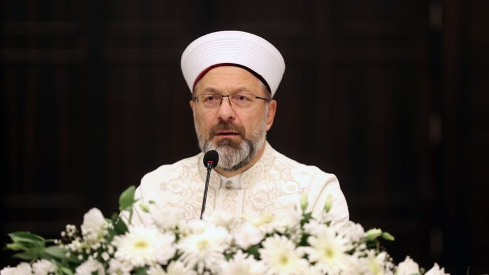 Erbaş Fransa'da gençlerle buluştu