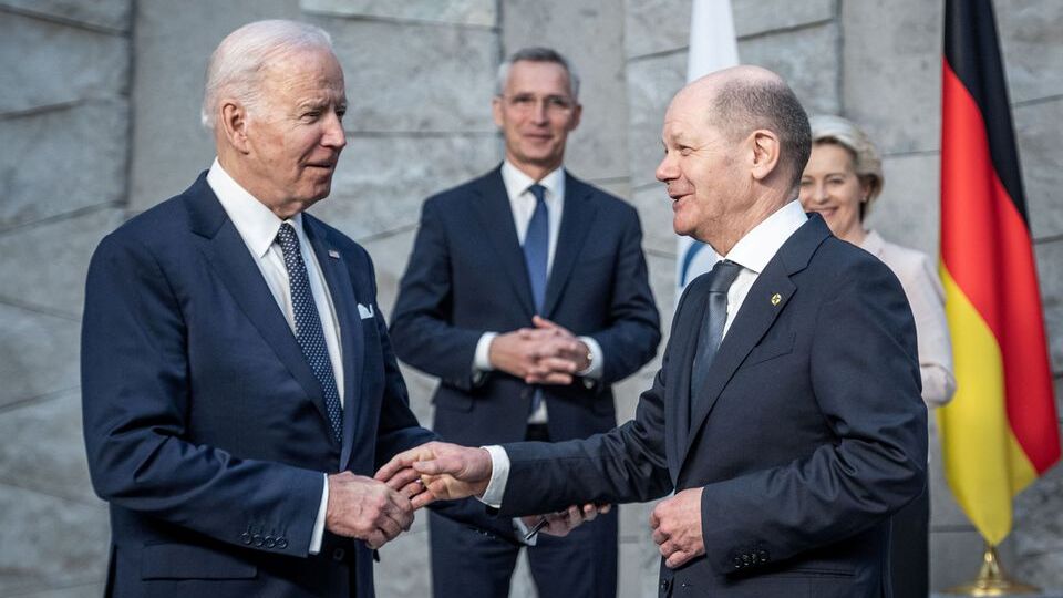 Scholz ile Biden telefonda görüştü