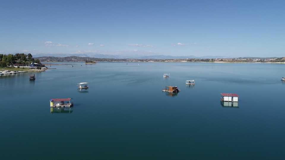 Adana Valiliği'nden yüzen evlerle ilgili açıklama