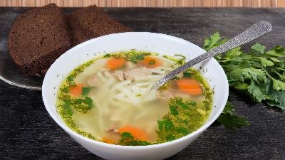 Şehriyeli Tavuk Suyu Çorbası Nasıl Yapılır?