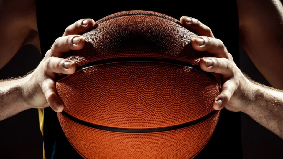 Türk Telekom'un ilk rakibi Paris!