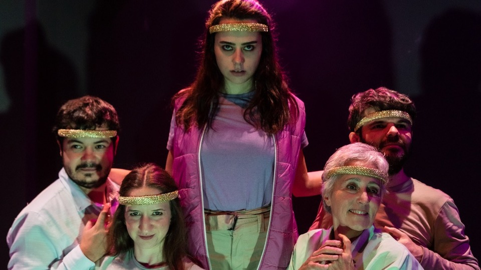 Tiyatro.da'dan ilk oyun: 'Neredeyse Eşittir'