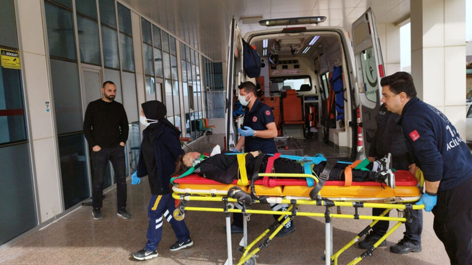 Okulun 4. kat penceresinden düşen liseliden acı haber