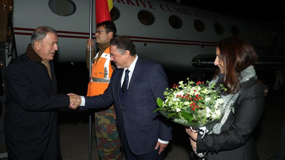 Bakan Akar Brüksel'e gitti