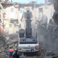 O apartman yıkıldı!