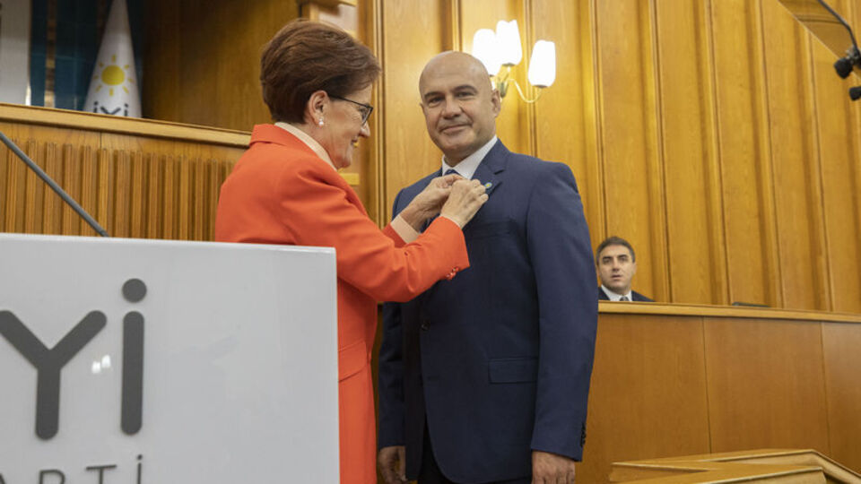 Turhan Çömez İYİ Parti'ye katıldı
