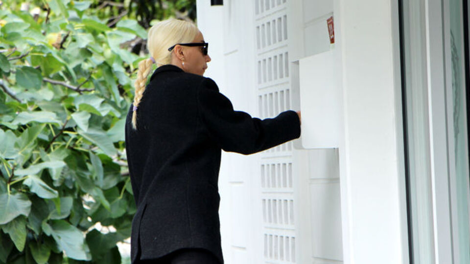 Gülşen karakola gelerek imza attı