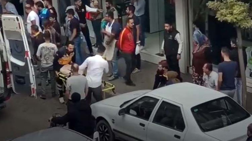 Dolu otobüse kendisini almayan şoförü öldürdü!