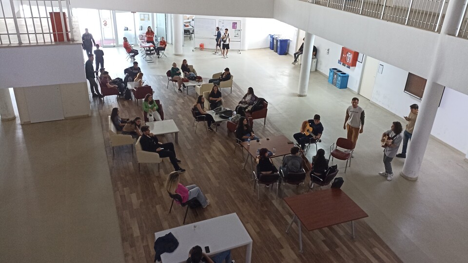 Canlı müzik eşliğinde kan bağışı yaptılar