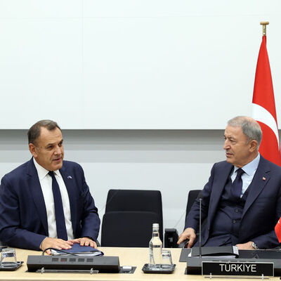 Bakan Akar'dan NATO Karargahı'nda açıklamalar