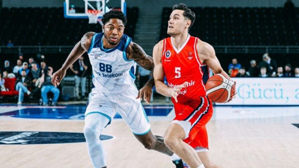 Türk Telekom farklı galip