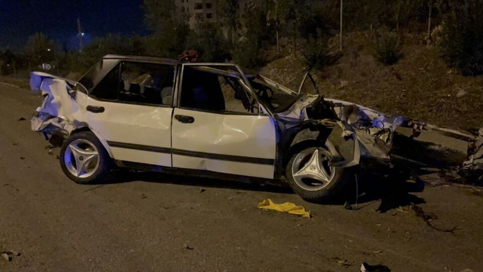 Kontrolden çıkan otomobil devrildi: 1 ölü, 1 yaralı