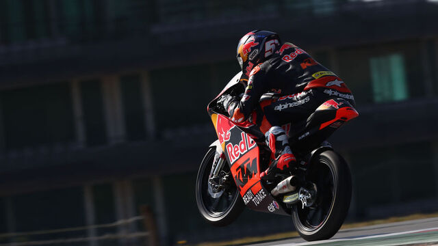 Deniz Öncü Avustralya'da ikinci oldu